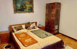 Curte cu 2 case de vănzare, în Năsăud într-o zonă liniștită