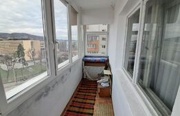 Apartament cu 2 camere,  decomandat, 50mp - zona Han