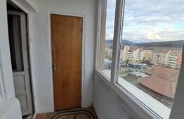 Apartament cu 2 camere,  decomandat, 50mp - zona Han