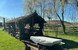 Pensiune 10 camere, 5 ha teren, la 30 km de Bistrita 