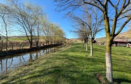 Pensiune 10 camere, 5 ha teren, la 30 km de Bistrita 