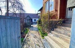 Casă cu 4 camere, anexe și 17 arii de teren la 20 km de oraș 