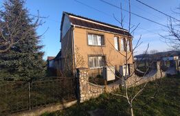 Casa 150mp,P+1,anexe+teren 4200mp+balta de pesti 9km distanta de Beclean