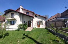 Casa 5 camere,3 bai,150mp,decomandata,P+M,2 garaje,12 km de Bistrita