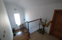 Casa 5 camere,3 bai,150mp,decomandata,P+M,2 garaje,12 km de Bistrita