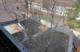 Casa in zona centrala cu 2 garaje