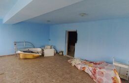 Casa -Cladire in apropire de Luk Oil, DN17 la 10 km de Bistrita