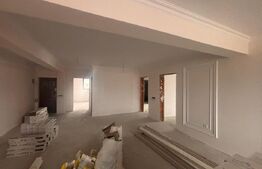 Apartament 4 camere, 140 mp, decomandat, zona Centrala 