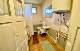 Casă cu 4 camere, anexe și 17 arii de teren la 20 km de oraș 