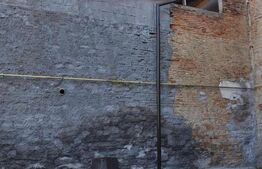 Apartament la casa si curte interioara in inima orasului