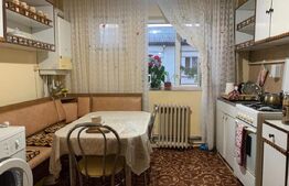 Apartament 4 camere, 80 mp, decomandat, zona Traian