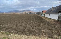 Teren intravilan 680 mp Saratel