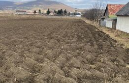 Teren intravilan 680 mp Saratel