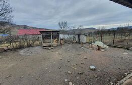 Casa individuala + 7,1 ha de teren dispersat, in Pinticu