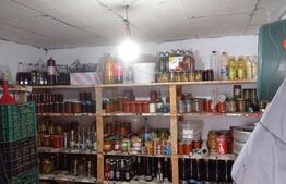 Casa la 6 km de Bistrita cu 25 ari de pamant