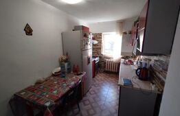 Apartament 4 camere,decomandat, zona Cr Vivu