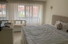 Apartament de lux, 3 camere,2 bai,105 mp ,decomandat,etaj2, Central,2 parcari