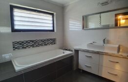 Casa 220mp, 3 dormitoare, curte 15 ari! 