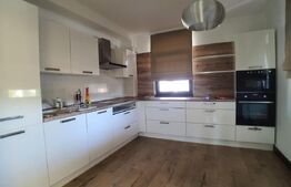 Casa 220mp, 3 dormitoare, curte 15 ari! 