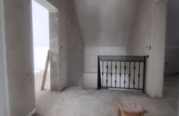 Casa de 3 dormitoare in zona rurala. 15km de oras. 