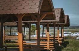 Afacere la cheie, 18 casute de vacanta, zona de agrement Baile Figa