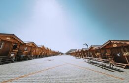 Afacere la cheie, 18 casute de vacanta, zona de agrement Baile Figa