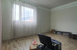 Spatiu comercial pe 2 nivele,spatii depozitare + parcari, in zona foarte buna! 