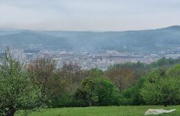 Teren deosebit de 21.000 mp cu vedere panoramică asupra orașului