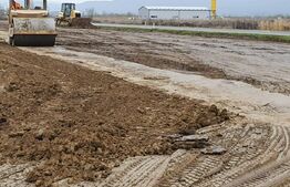 Teren de 28800MP(2.8ha). Pregatit pentru investitie! 