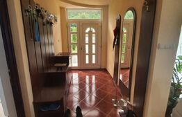 Casa situata la 5 min de oras si 2500mp teren