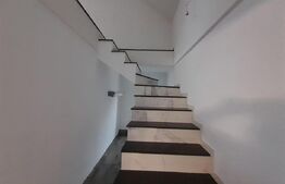 Casă cu 5 ari teren, Zonă Centrală - Ideal Clinică, Sediu Firmă, Investitie
