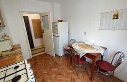 Apartament 3 camere,61 mp , zona  Beclean
