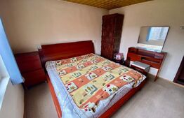 Curte cu 2 case de vănzare, în Năsăud într-o zonă liniștită