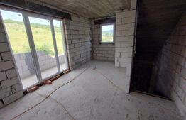 Casa 4 camere,180mp,2 nivele,garaj,700mp teren,comuna Sintereag