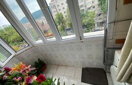 Apartament cu 4 camere, 77 mp 