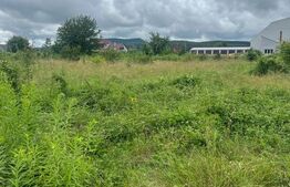 Teren intravilan, 49 arii pretabil pentru investitii 