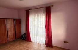 Casa de vanzare cu 10 ari de teren 