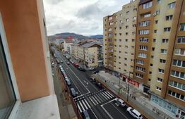 Apartament 4 camere -  Calea Moldovei