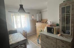 Apartament 2 camere decomandat, Zona Stefan Cel Mare ( CR. Vivu).73,000 de Euro