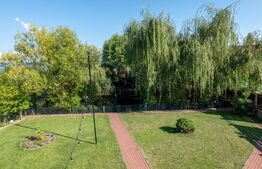 Casa superba de vacanta cu lac de pesti, in comuna Livezile