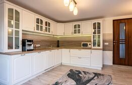 Casa superba de vacanta cu lac de pesti, in comuna Livezile