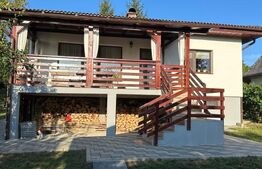 Casa cocheta, 2 dormitoare, 14 ari, zona linistita podul Jelnei