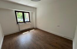 Apartament de 3 camere, decomandat cu finisaje de lux, parter 