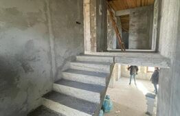 Casa de vanzare, 5 dormitoare, zona Sigmir