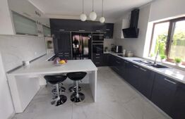 Casa/Pensiune,310mp,zona Jelnei,2800 mp teren,Lac de pesti,ideala pt investitie