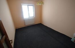 Apartament 3 camere decomandat,60 mp utili,etaj 3,balcon,parcare,oras Beclean