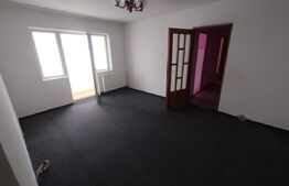 Apartament 3 camere decomandat,60 mp utili,etaj 3,balcon,parcare,oras Beclean