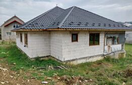 Casa 3 dormitoare, 136 mp, 900mp teren,  Prundu Bargaului