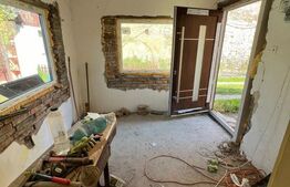 Casa 2,7 ari teren strada General Grigore Balan renovabila sau demolabila