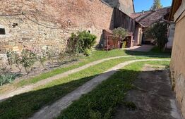 Casa 2,7 ari teren strada General Grigore Balan renovabila sau demolabila